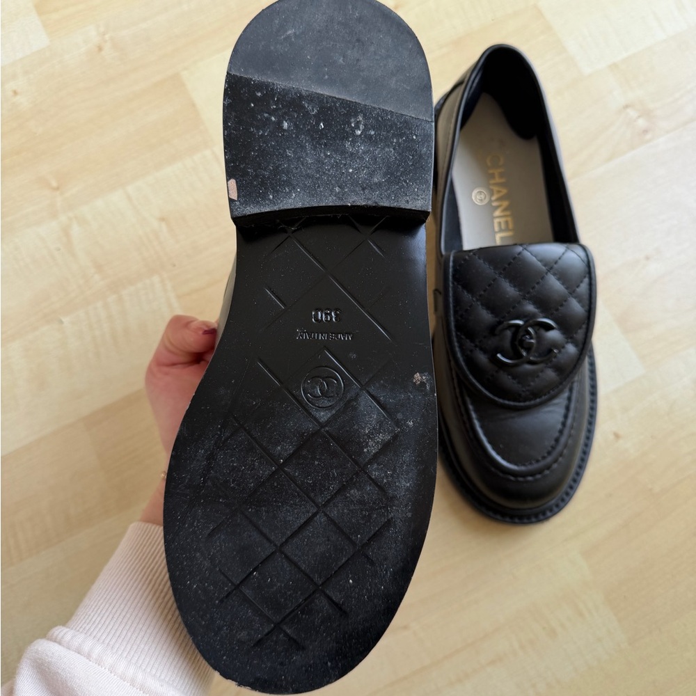 CHANEL Black Quilted Leather CC Logo Loafers Mules - Picture 3 of 3